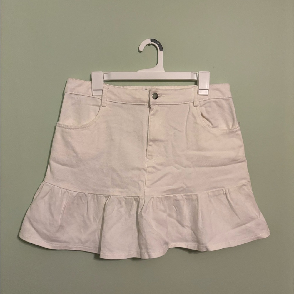 Von Maur Elegant White Denim Skirt